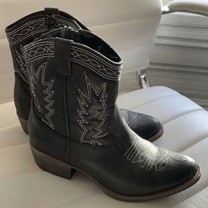 super trendy cowboy boots!